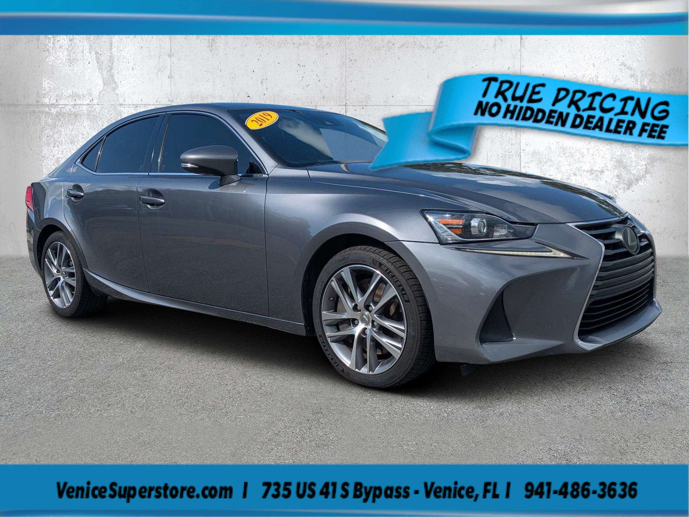 Used 2019  Lexus  image 1