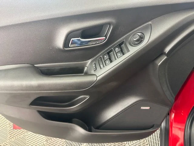 Used 2018 Red Chevrolet LT image 18