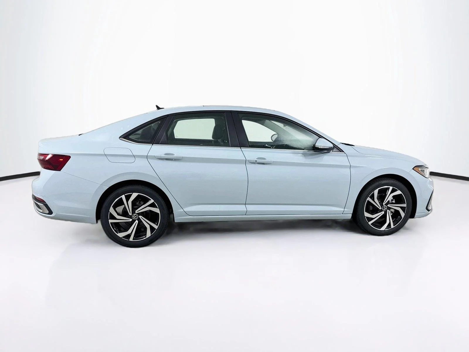 New 2027 GRAY Volkswagen SEL image 8