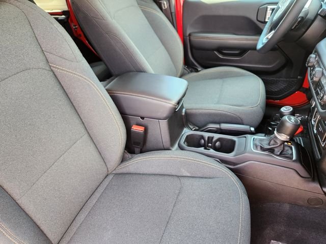 Used 2025 Red Jeep Sahara image 18