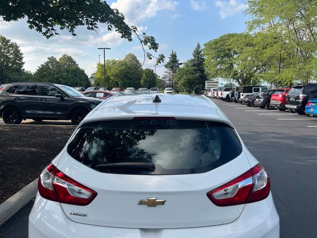 Used 2019 Summit White Chevrolet LS image 4