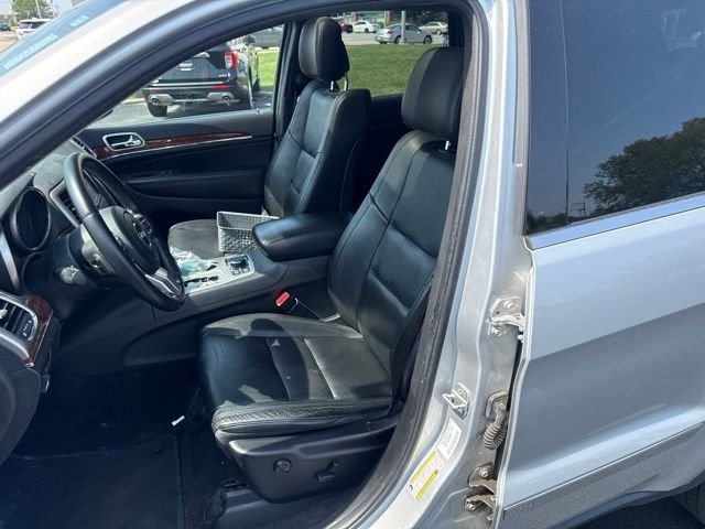 Used 2011 Silver Jeep Limited image 8