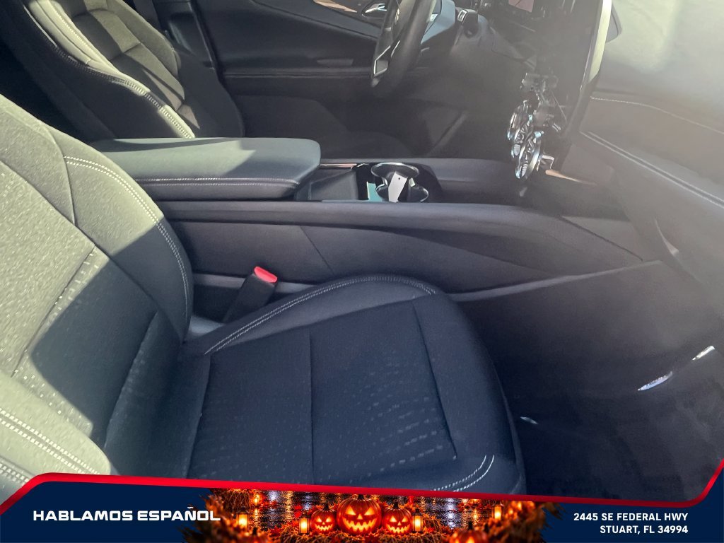 Used 2025 Summit White Chevrolet LT image 20
