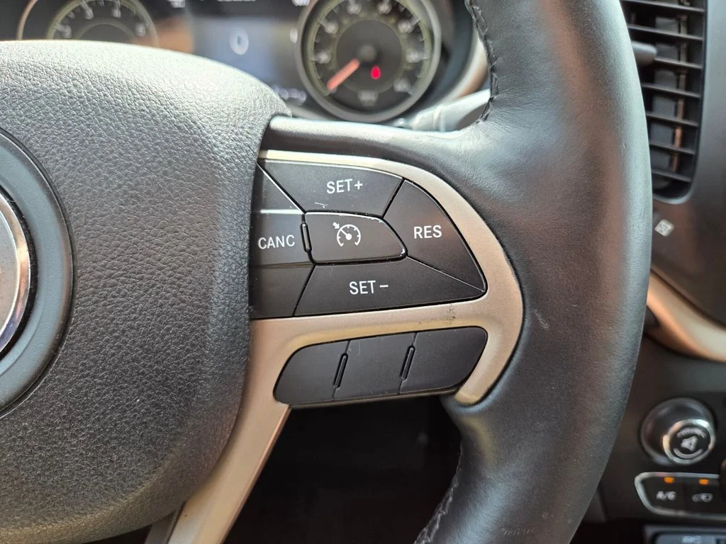 Used 2014 Black Jeep Limited image 35