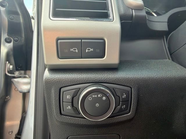 Used 2019 Silver Ford Lariat image 18