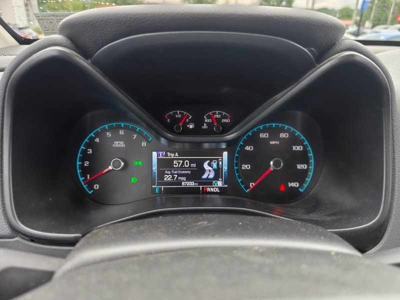 Used 2018 Gray Chevrolet Z71 image 11