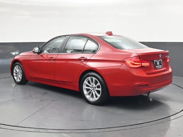 Used 2018 Red BMW 320i image 7