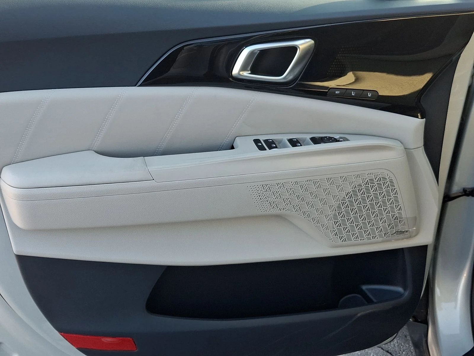 New 2025 White Kia SX Prestige image 11