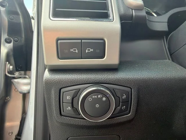 Used 2019 Silver Ford Lariat image 18