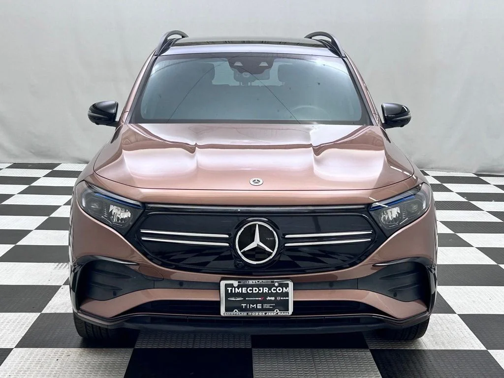 Used 2023 Gold Mercedes-Benz 300 image 3