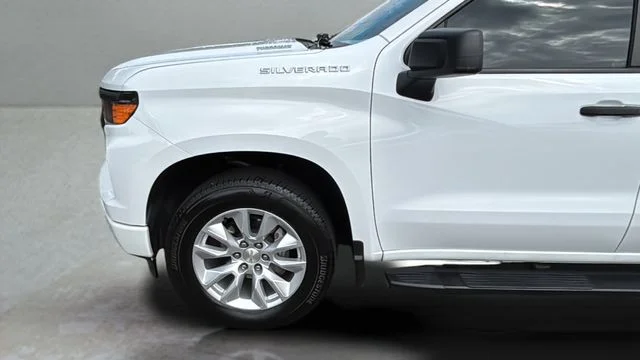 Used 2025 White Chevrolet Custom image 34