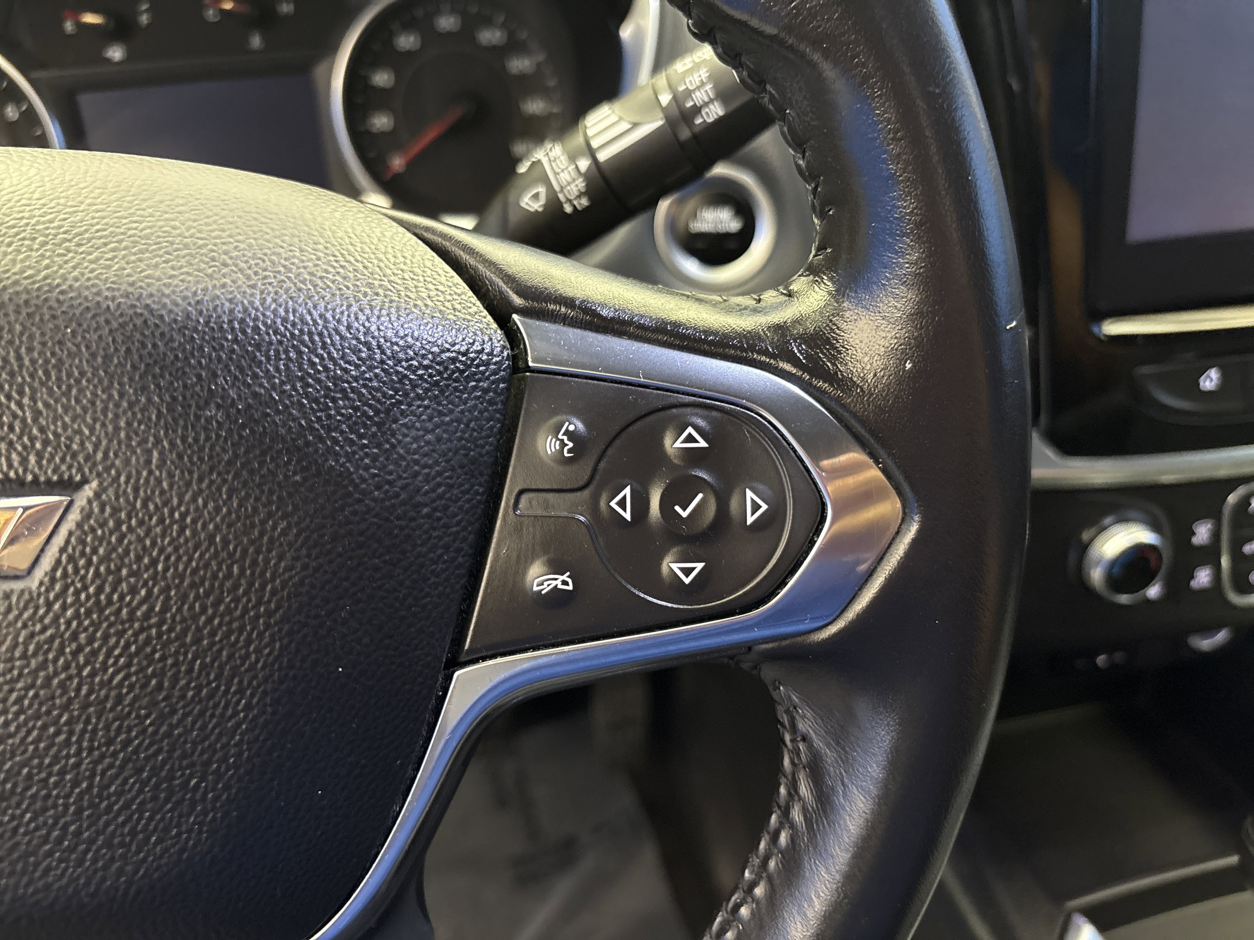 Used 2019 Summit White Chevrolet LT Leather image 16