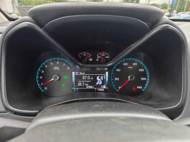 Used 2018 Gray Chevrolet Z71 image 11