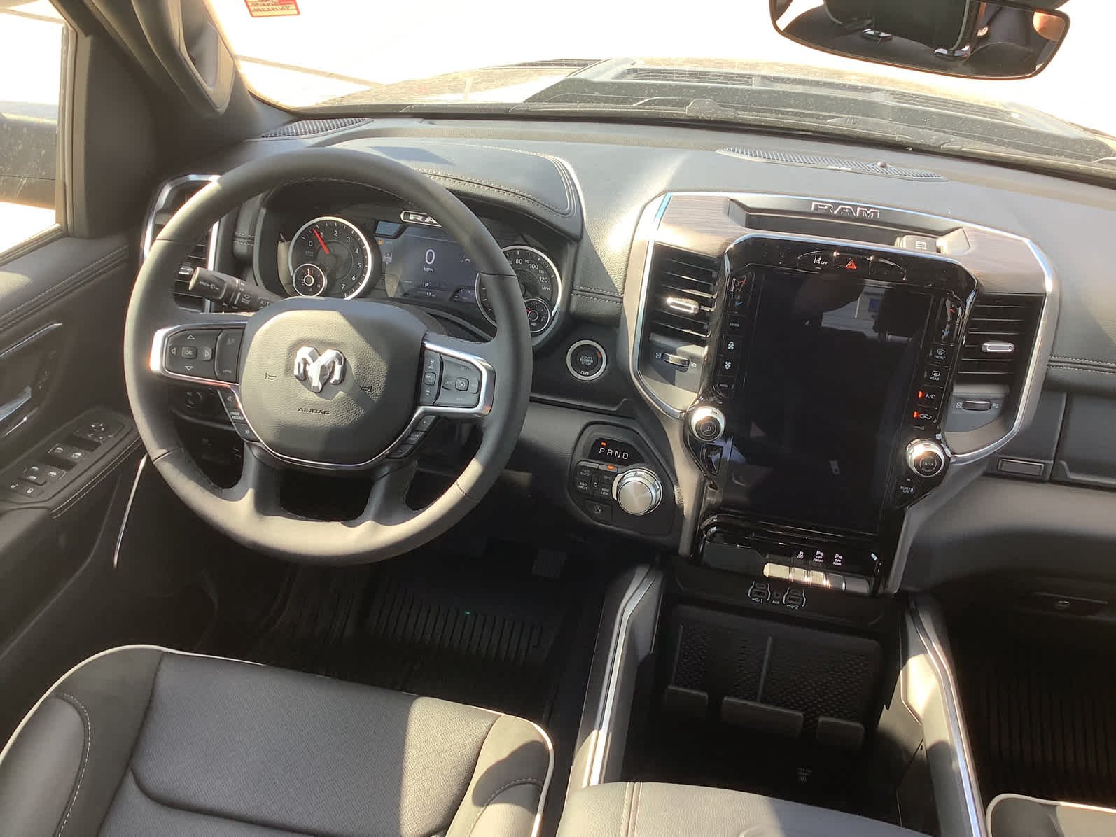 2026 RAM 1500 Laramie - Photo 16