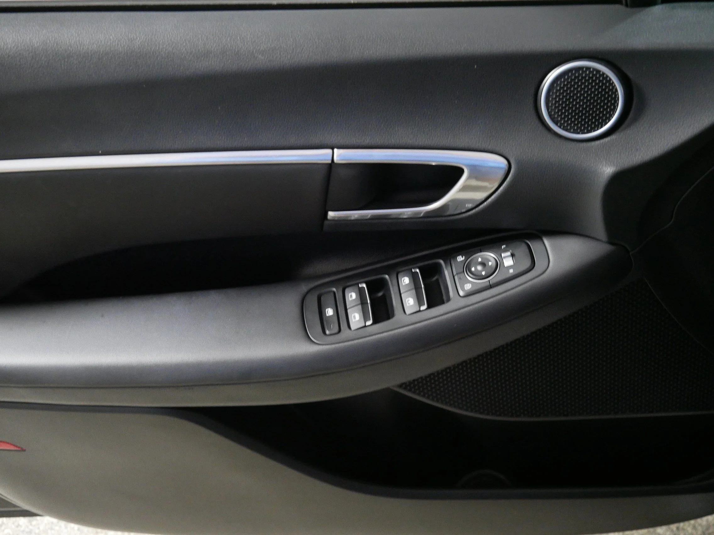 Used 2023 Portofino Gray Hyundai SEL image 19