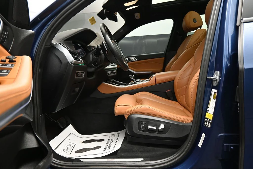 Used 2023 Blue BMW xDrive40i image 10