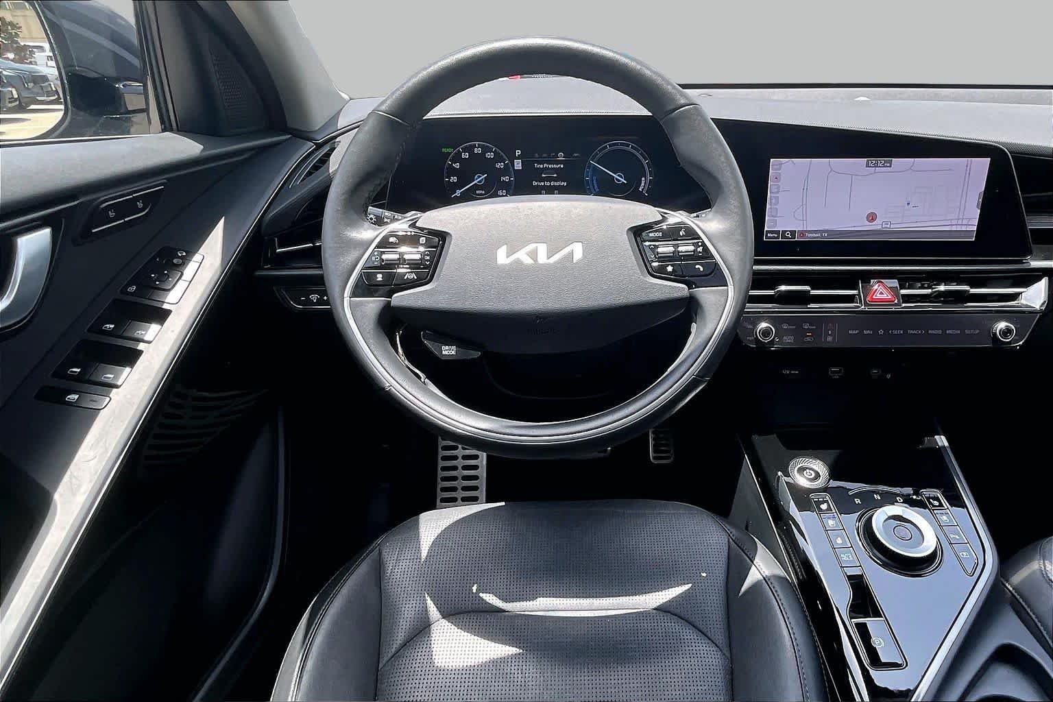 Certified Used 2023 Graphite Gray Kia Wave image 5