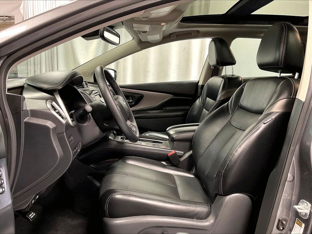 Used 2023 Gray Nissan SL image 10