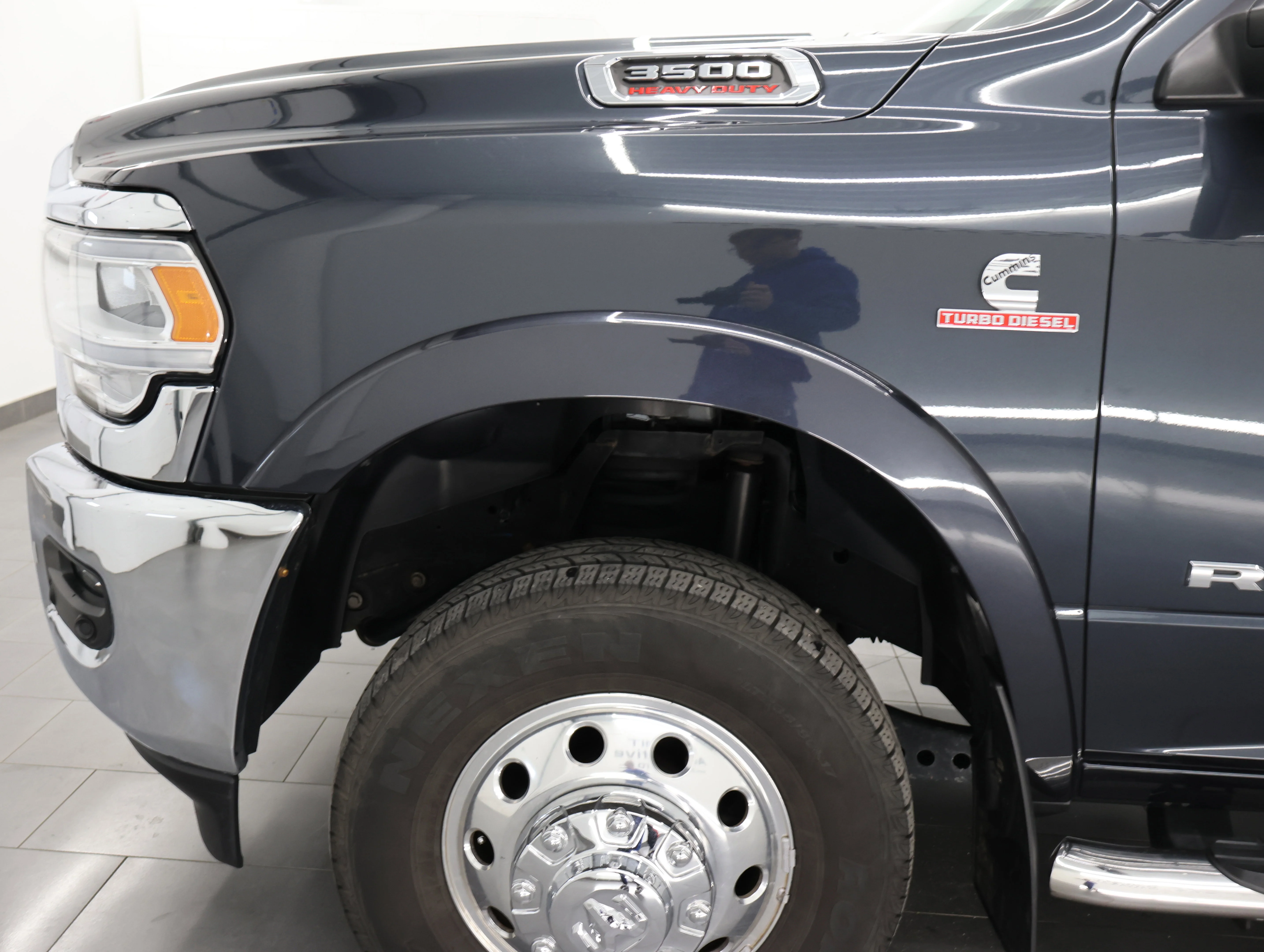 Used 2019 Maximum Steel Metallic Clearcoat Ram Laramie image 35