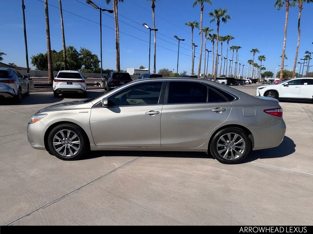 Used 2015  Toyota XLE image 3