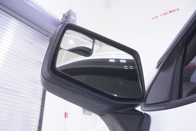 Used 2020 WHITE GMC Elevation image 15