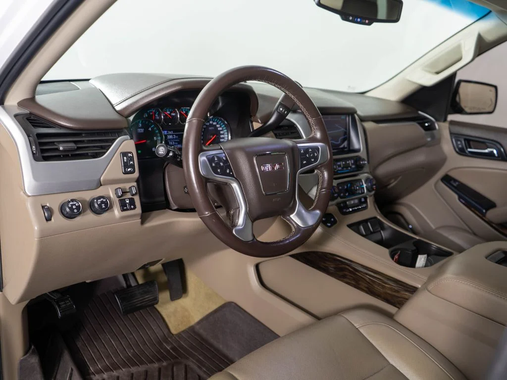 Used 2018 White GMC SLT image 16