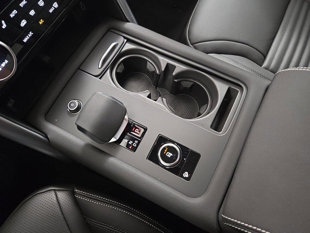 New 2026 Santorini Black Land Rover Gemini Edition image 17