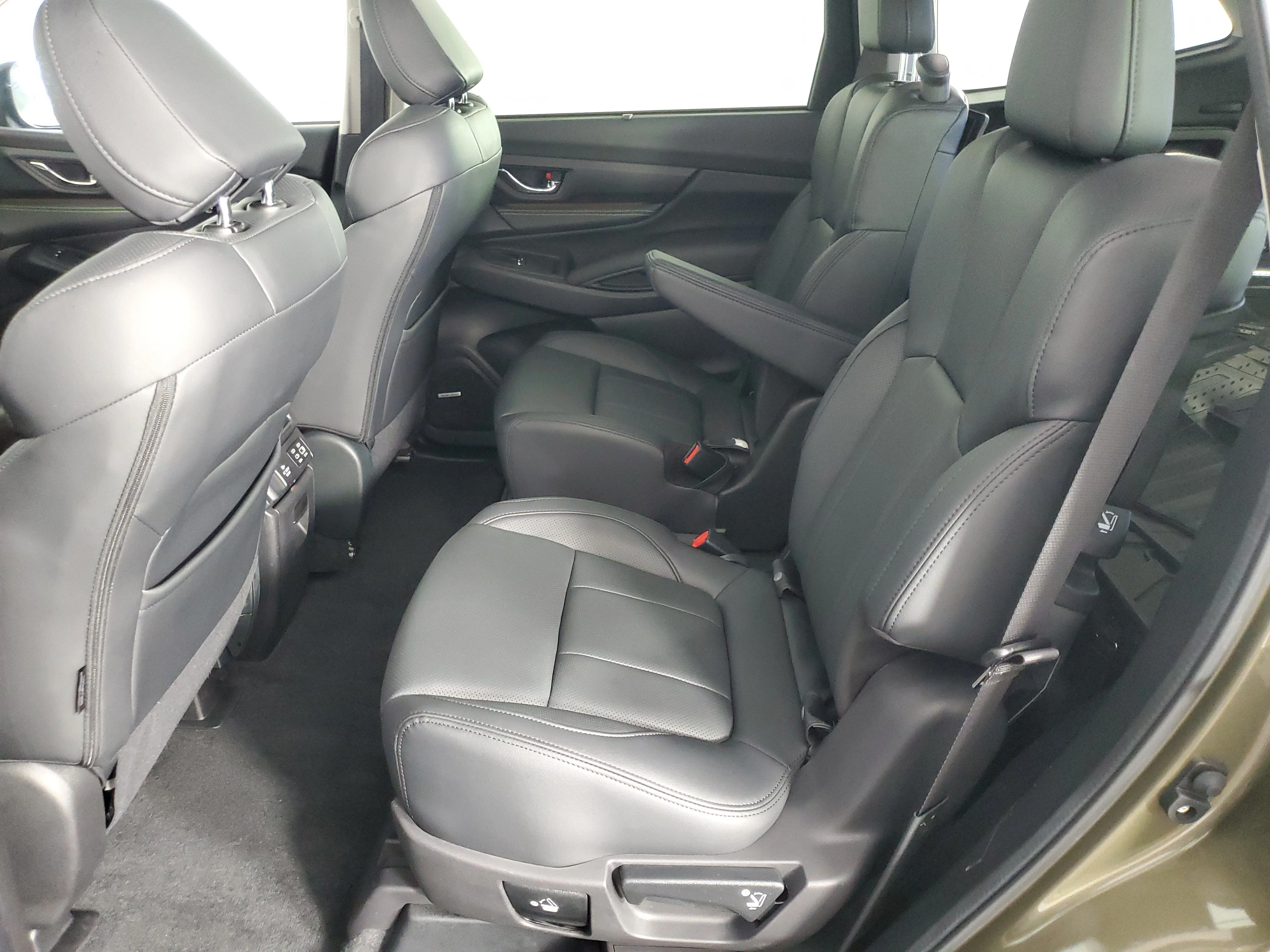 Certified Used 2025 Autumn Green Metallic Subaru Onyx Edition Touring image 13