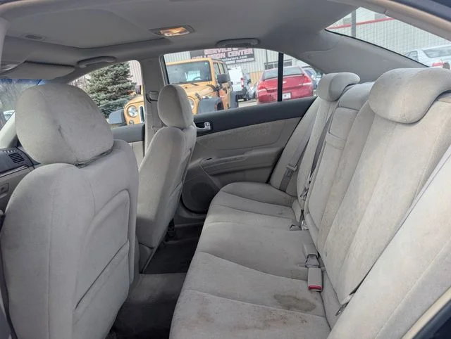 Used 2006 Blue Hyundai GLS image 12