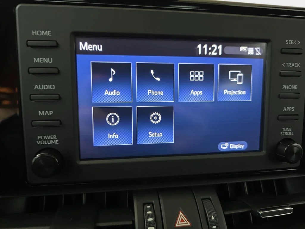 Used 2019 Silver Toyota XLE Premium image 24