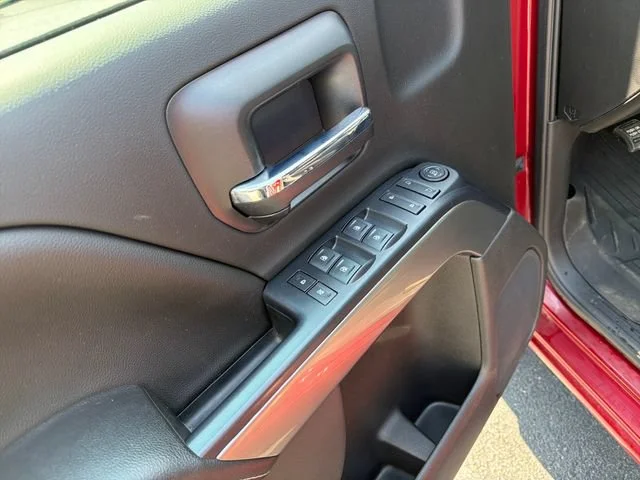 Used 2018 CAJUN RED TINTCOAT Chevrolet LT image 18
