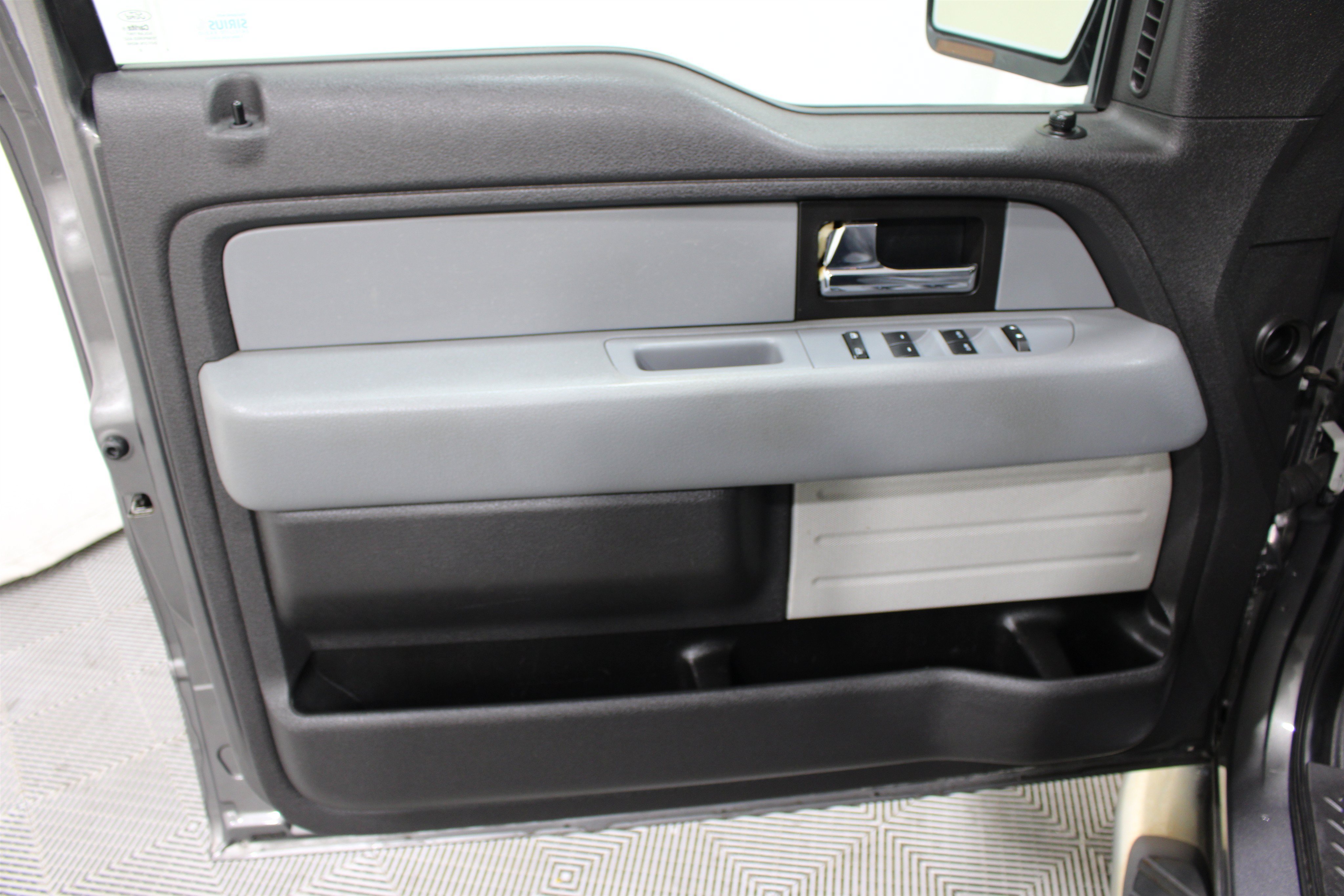 Used 2014 Sterling Gray Metallic Ford XLT image 6