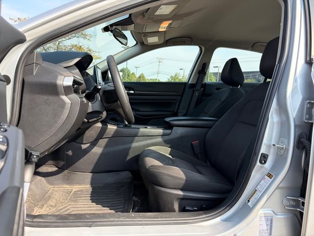 Used 2024 Brilliant Silver Metallic Nissan 2.5 SV image 9
