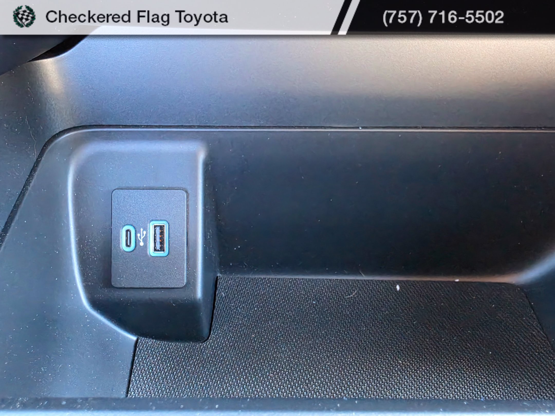 Used 2024 Iconic Silver Metallic Ford XLT image 19