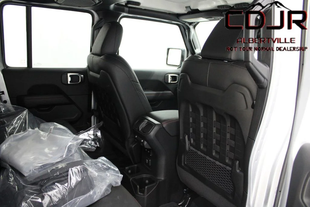Used 2023 Silver Jeep Rubicon image 30