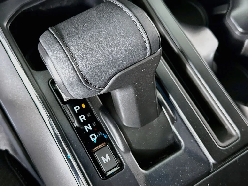 New 2026 Oxford White Ford XLT image 17
