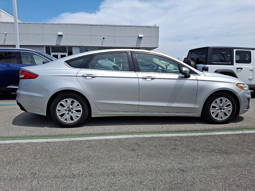 Used 2019 Silver Ford S image 7