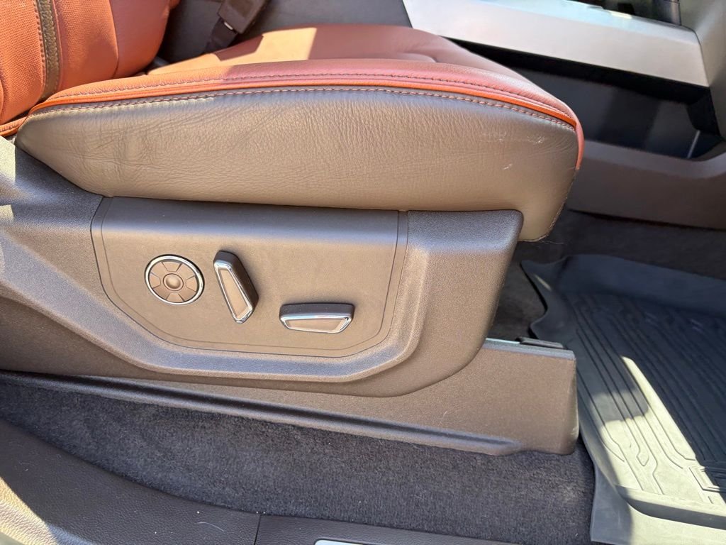 Used 2020 Oxford White Ford King Ranch image 27