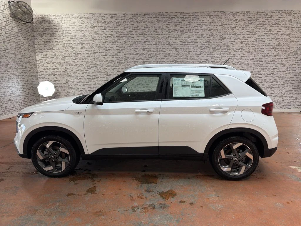 Used 2026 Lunar White Hyundai SEL image 4