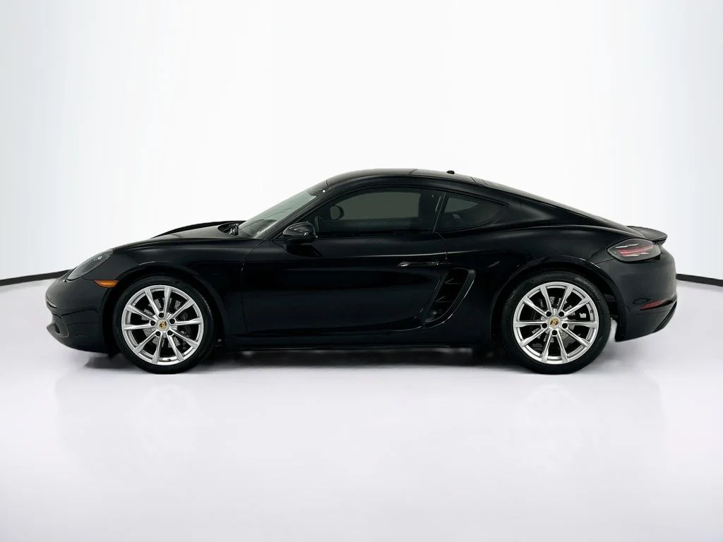 Used 2017 Black Porsche  image 8