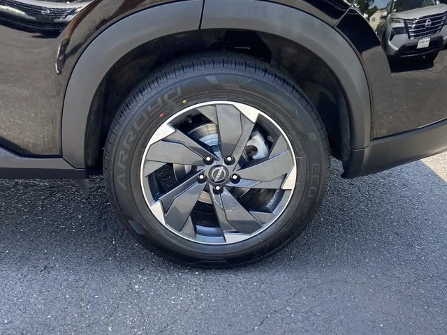 2025 Nissan Rogue SV - Photo 11