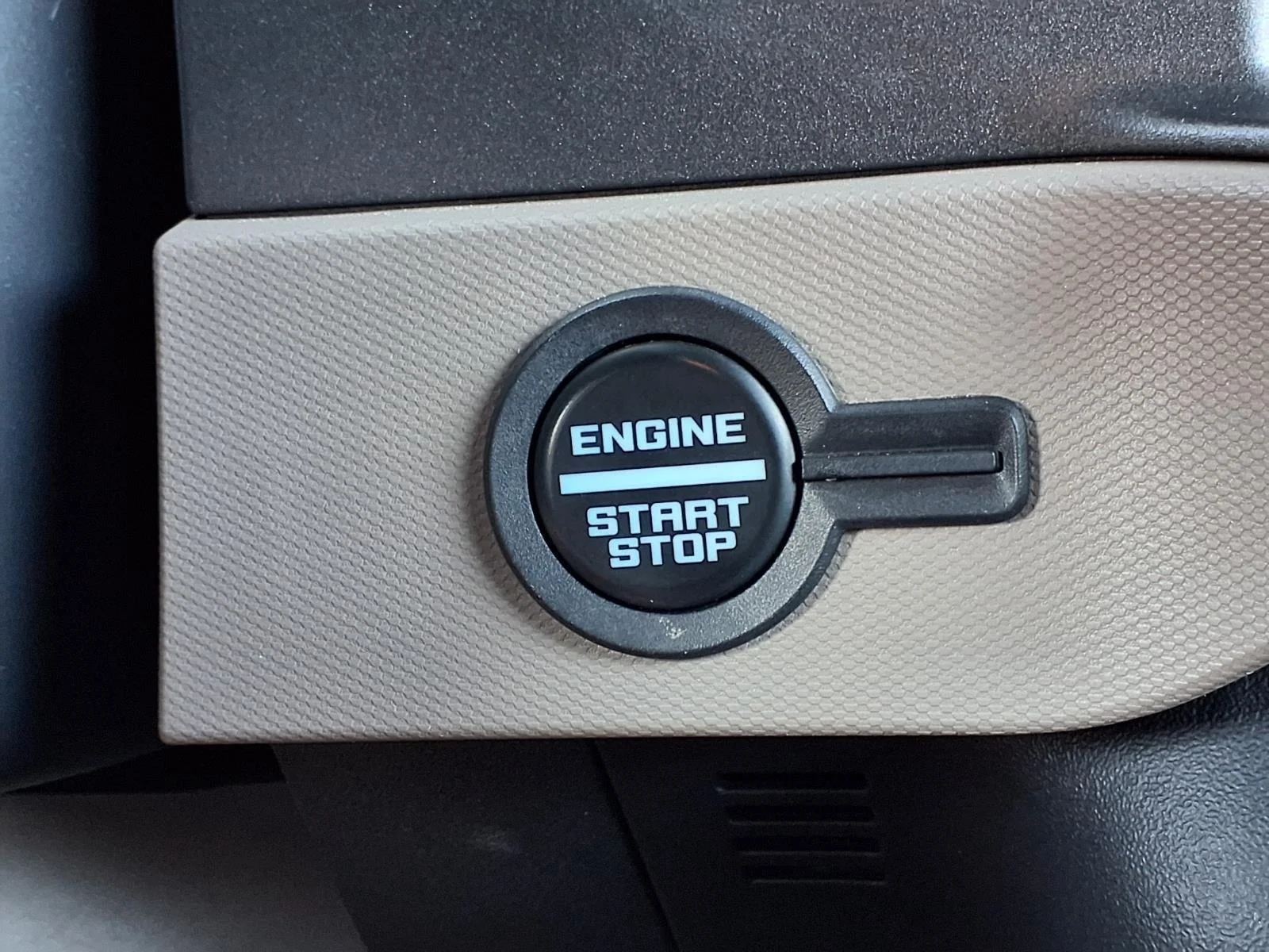 Used 2024 Cactus Gray Ford Wildtrak image 18