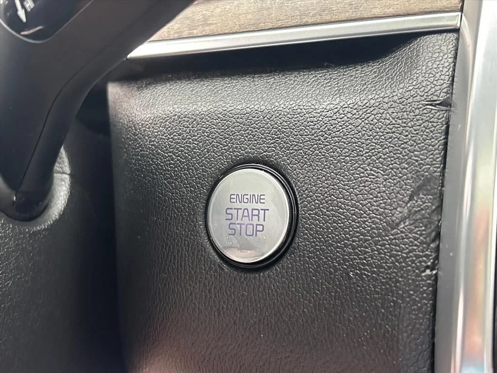 Used 2022 Black Kia X-Line EX image 36