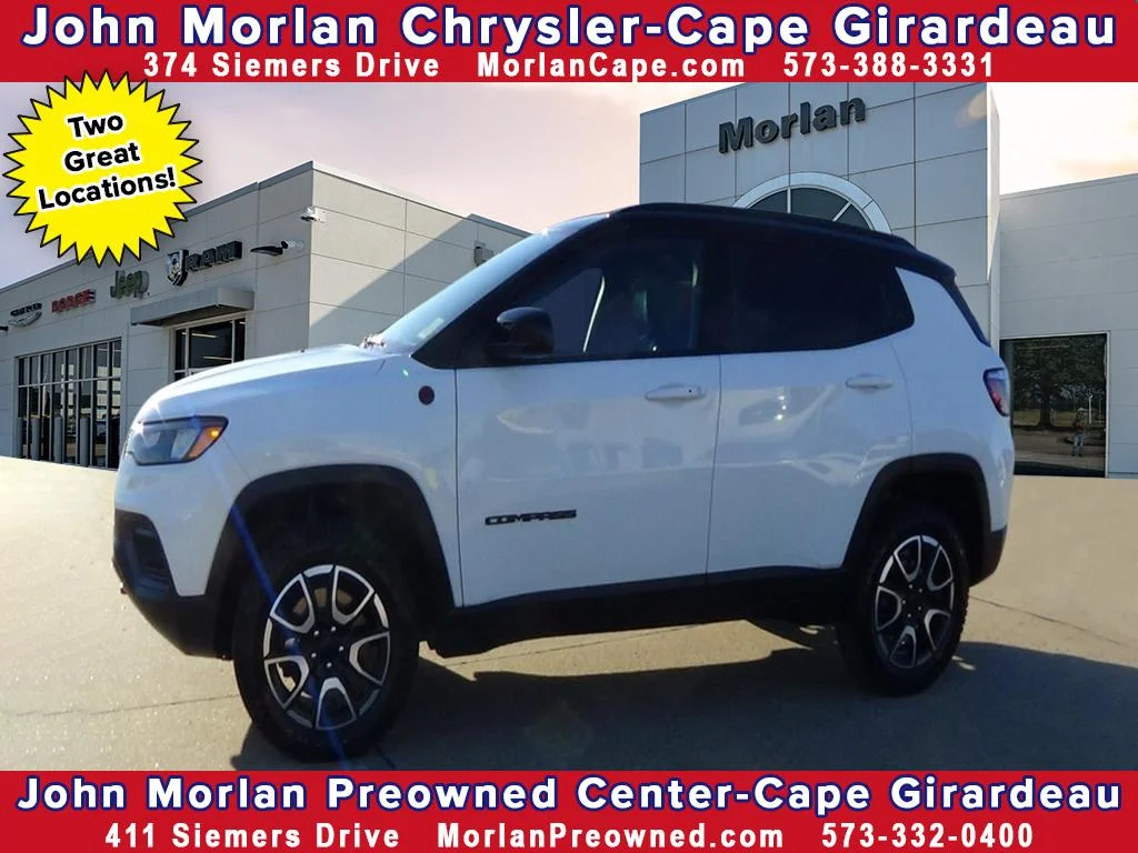 Used 2024 Bright White Clear Coat (pw7) Jeep Trailhawk image 1