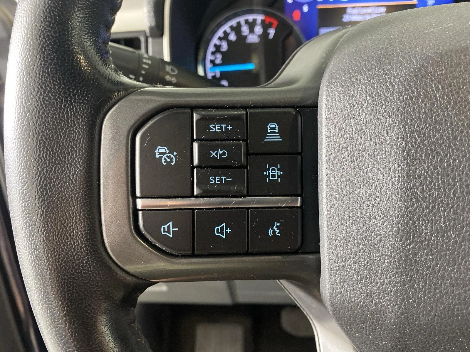 Used 2021 Antimatter Blue Ford XLT image 18