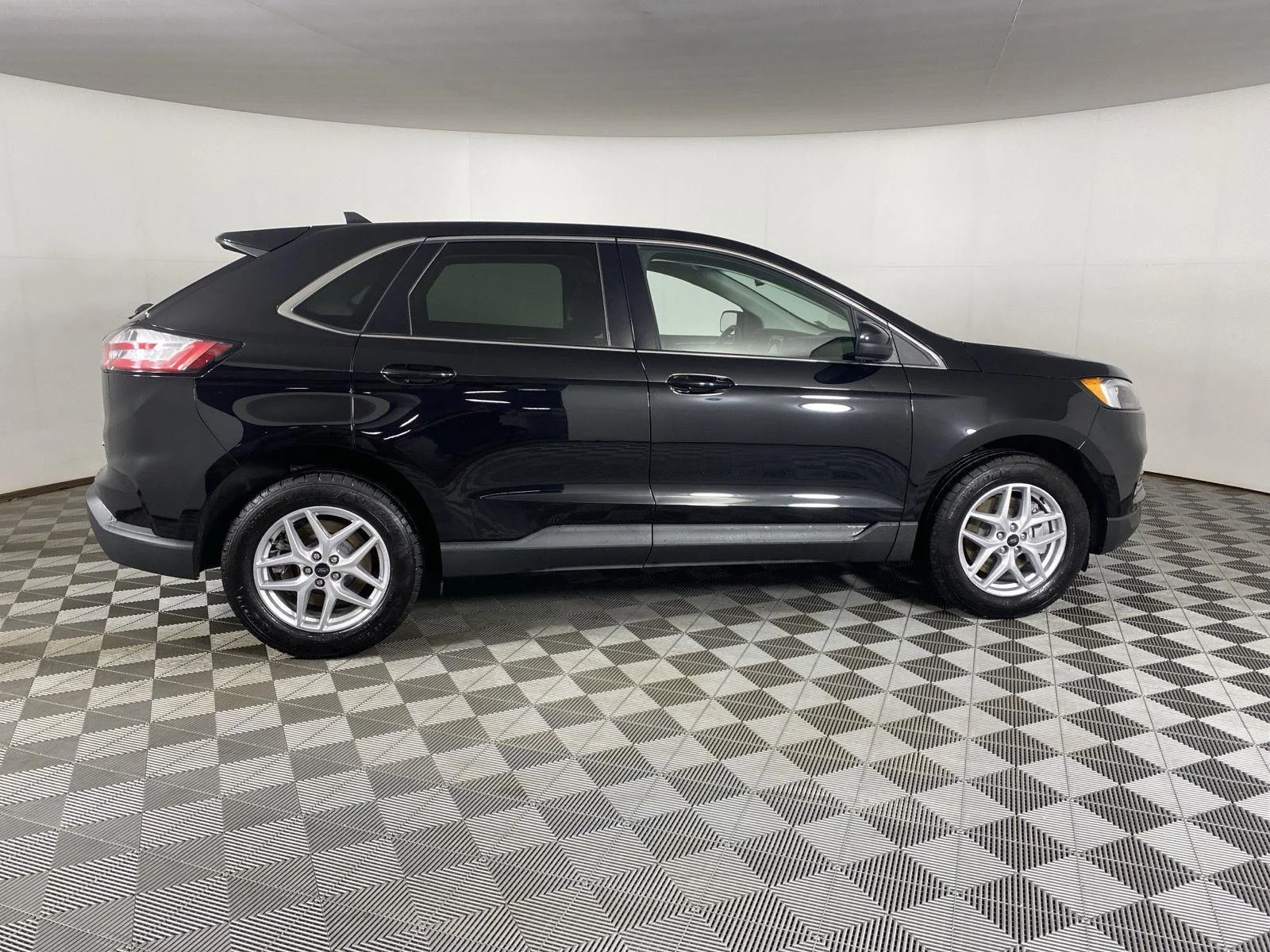 Used 2024 Agate Black Ford SEL image 11