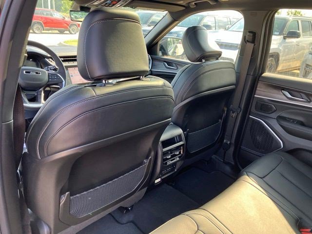 New 2026 Diamond Black Crystal Pearl-Coat Exterior Paint Jeep Limited Reserve image 24
