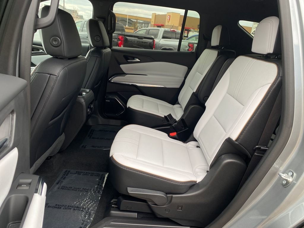 Used 2025 Sterling Gray Metallic Chevrolet High Country image 25