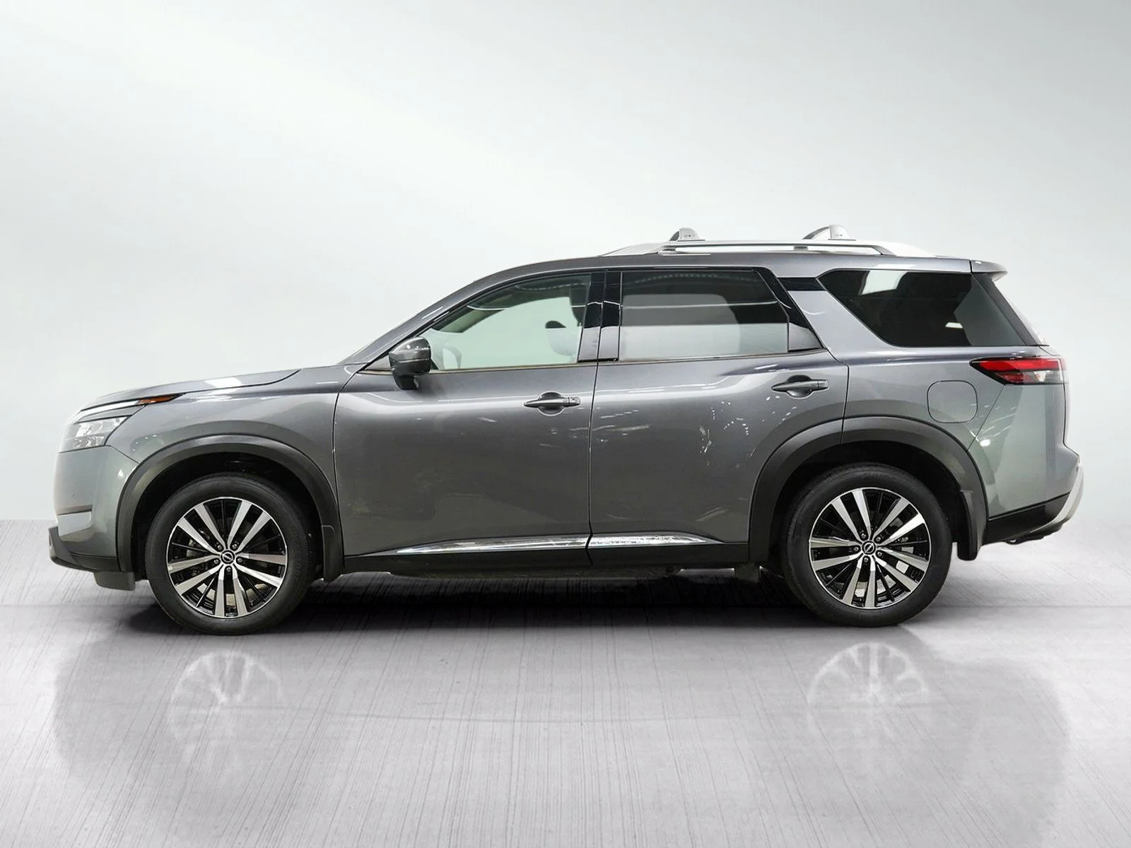 Used 2025 Nissan Pathfinder Platinum with VIN 5N1DR3DJ9SC247445 for sale in Minneapolis, Minnesota