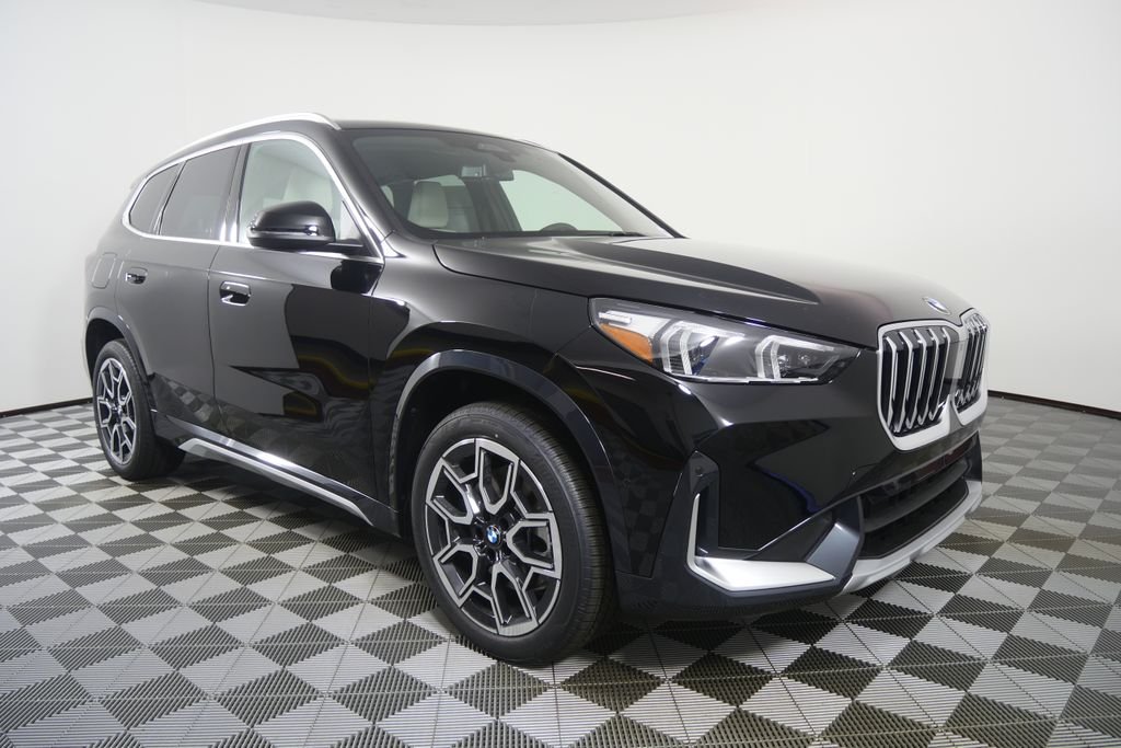 New 2027 Jet Black BMW xDrive28i image 2
